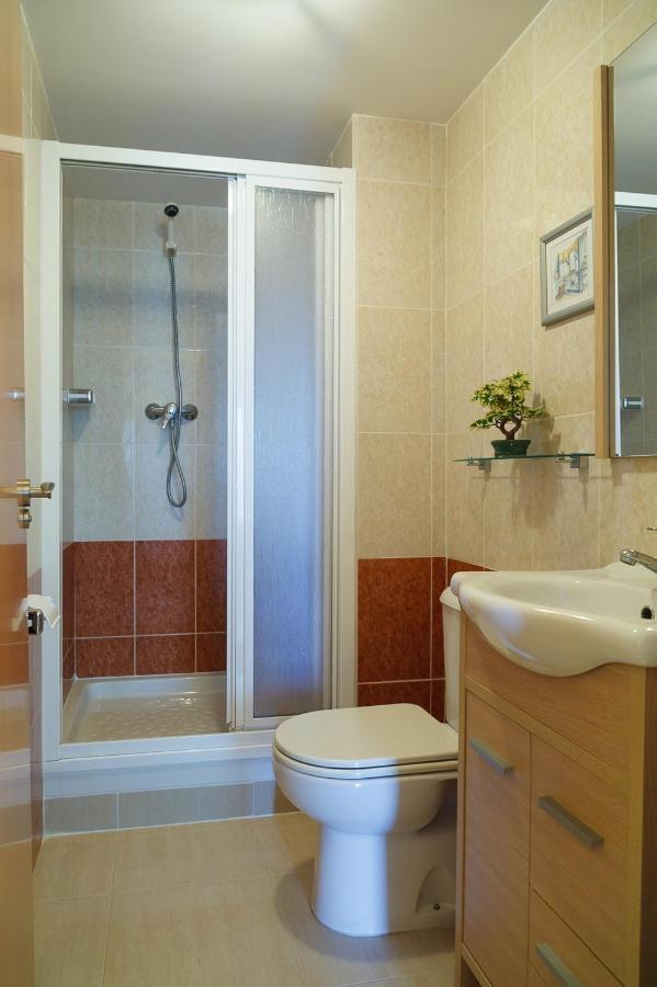 סאלו Uhc Village Park Apartments מראה חיצוני תמונה