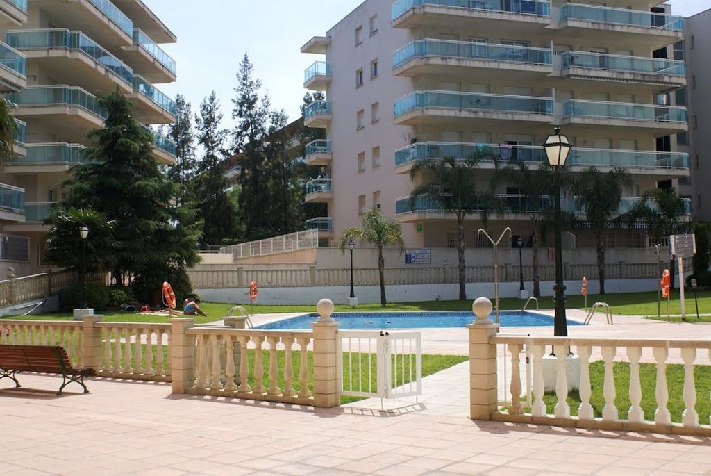 סאלו Uhc Village Park Apartments מראה חיצוני תמונה