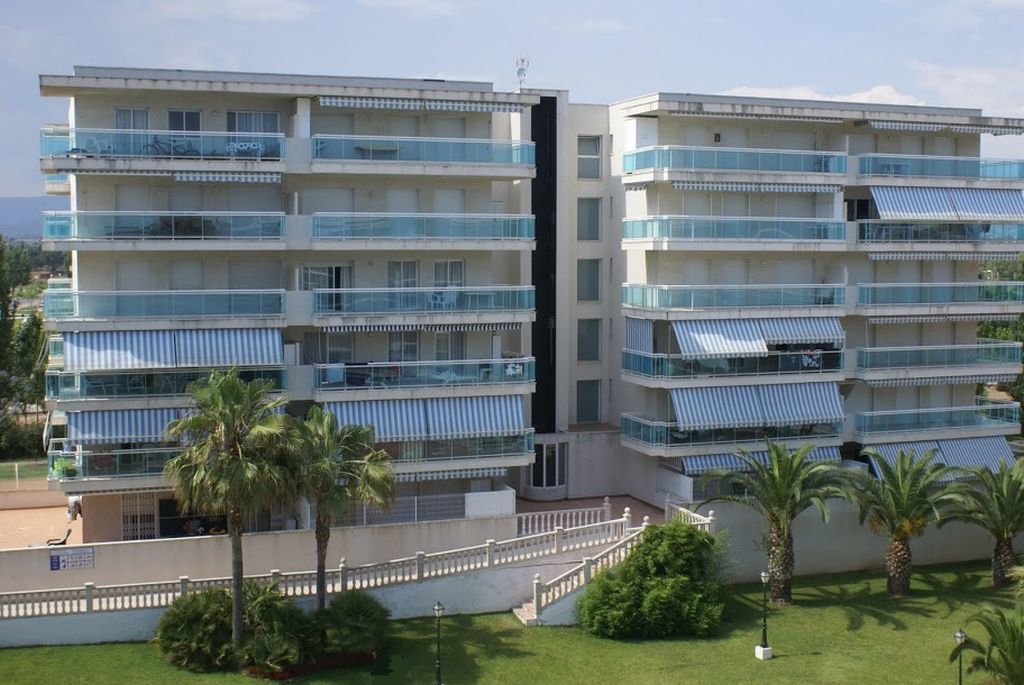 סאלו Uhc Village Park Apartments מראה חיצוני תמונה
