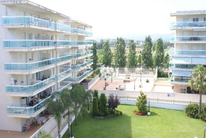 סאלו Uhc Village Park Apartments מראה חיצוני תמונה