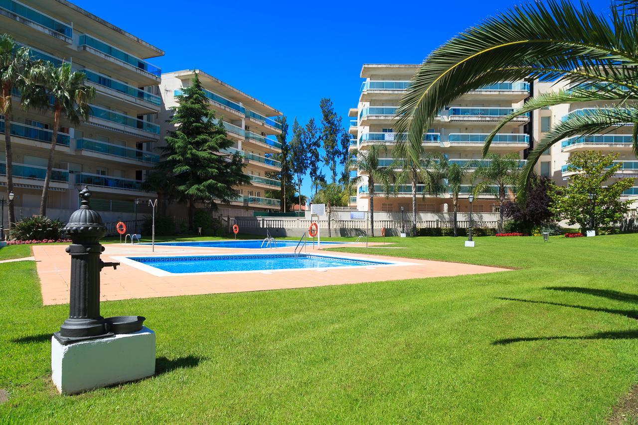 סאלו Uhc Village Park Apartments מראה חיצוני תמונה